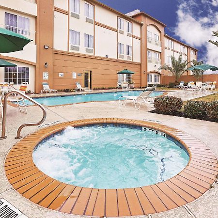 Отель La Quinta By Wyndham Houston Hobby Airport Экстерьер фото